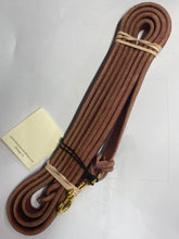 Load image into Gallery viewer, Woof N Walk Latigo Leather 6&#39; professional leash
